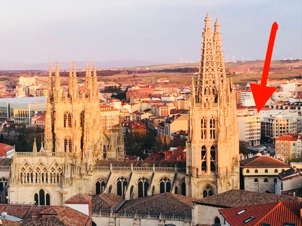 דירות Burgo Mirando A La Catedral Desde Plaza Vega מראה חיצוני תמונה
